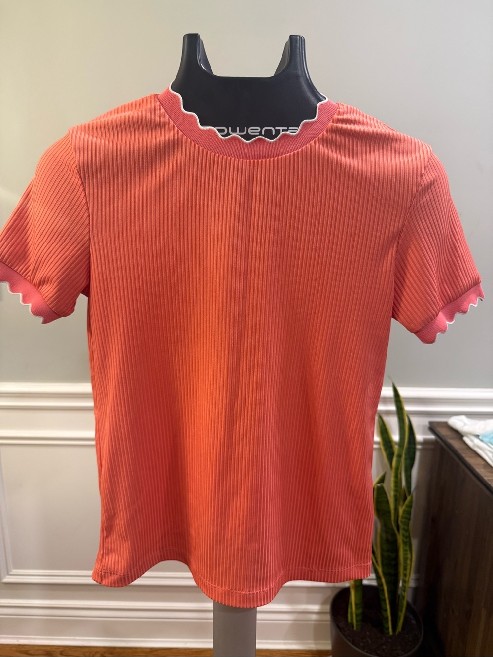 Mango MNG Coral Orange Ribbed Short Sleeve Scalloped Trim Top Size M